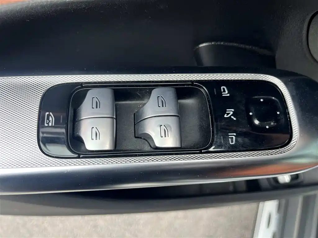 Mercedes-Benz GLC New Energy 2025 350 e L 4MATIC Collector's Edition купить на сайте DeffCars