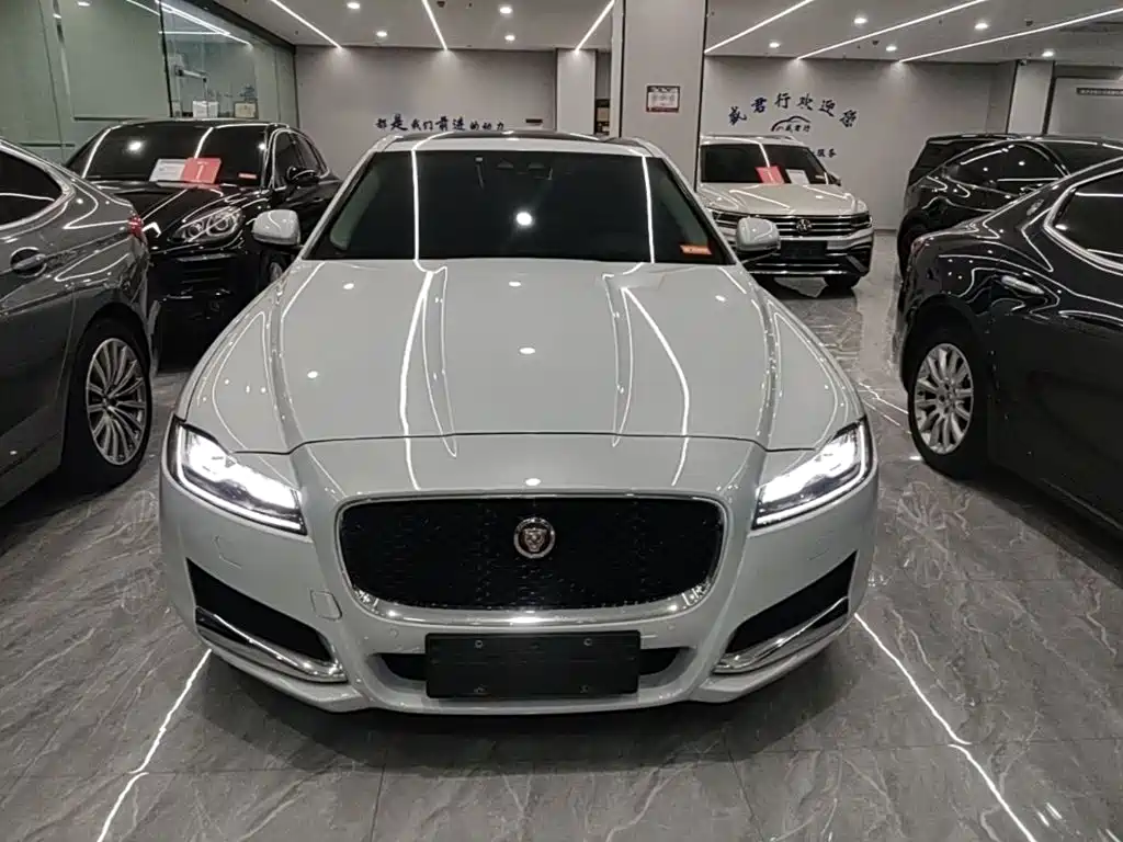 Jaguar XFL 2020 XFL 2.0T P250 four-wheel drive exclusive edition купить на сайте DeffCars