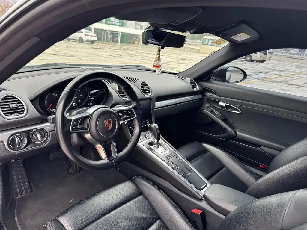 Porsche 718 2018 Cayman 2.0T купить на сайте DeffCars