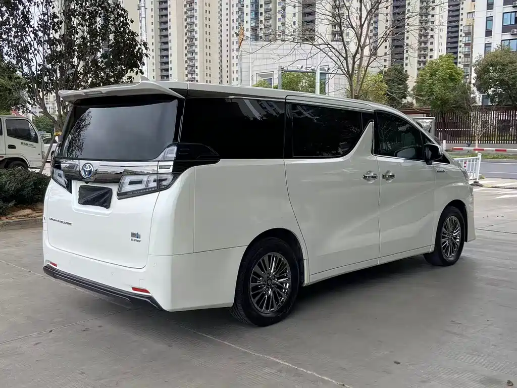Wilfa 2021 Crown Dual Engine 2.5L HV Deluxe Edition купить на сайте DeffCars