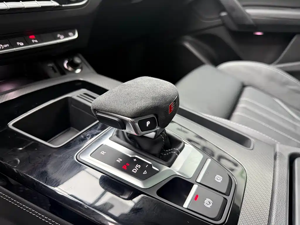 Audi Q5L 2022 40T luxury and dynamic model купить на сайте DeffCars
