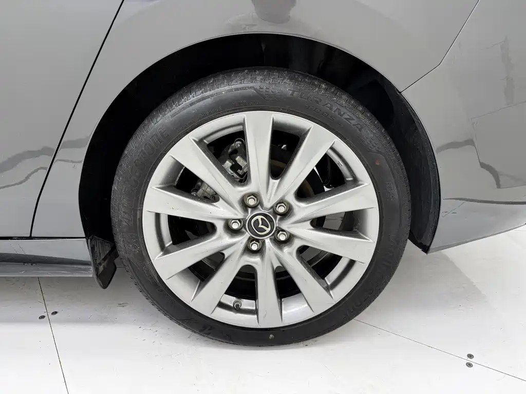 Mazda3 Angkesela 2022 2.0L Automatic Premium Edition купить на сайте DeffCars