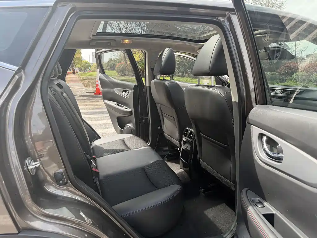 Qashqai 2019 2.0L CVT Deluxe Edition купить на сайте DeffCars