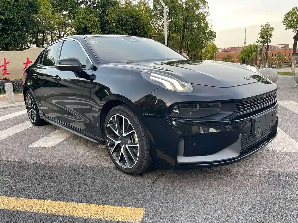 Lynk & Co 03 2019 1.5TD DCT Pro version National VI купить на сайте DeffCars