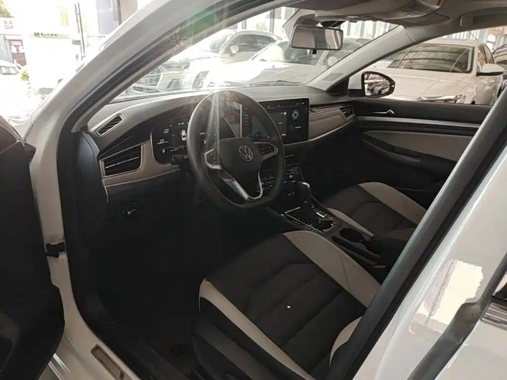 Bora 2023 280TSI DSG Premium Edition купить на сайте DeffCars