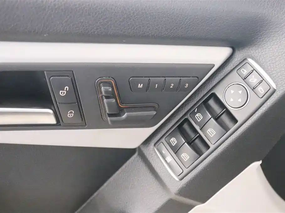 Mercedes-Benz GLK-Class 2013 GLK 300 4MATIC Dynamic Sunroof Type купить на сайте DeffCars