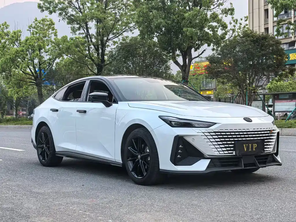Changan UNI-V 2023 1.5T exclusive model купить на сайте DeffCars