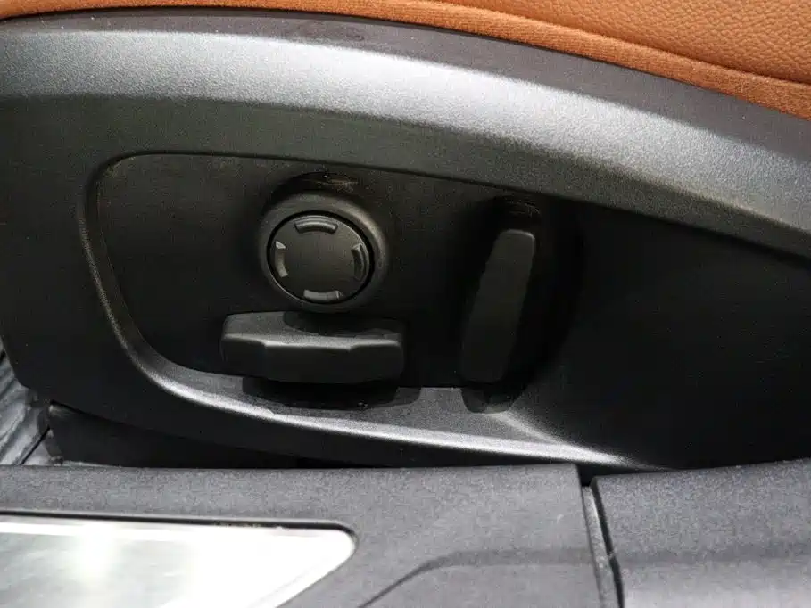 Jaguar XFL 2021 XFL 2.0T P250 four-wheel drive obsidian sports version купить на сайте DeffCars