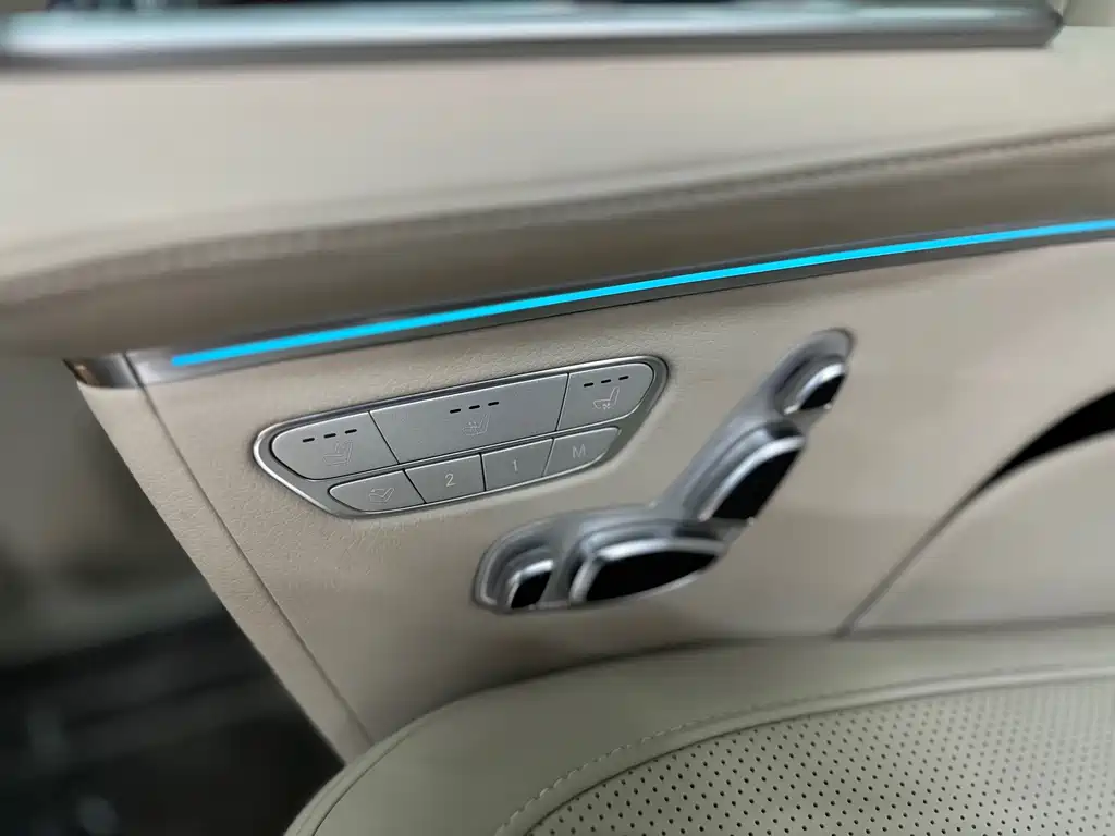 Mercedes-Benz V-Class 2024 V 300 L Long Wheelbase Luxury Edition купить на сайте DeffCars