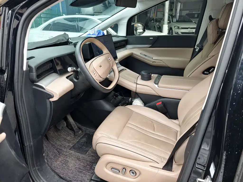 Xpeng X9 2024 model 702 super long battery life Max купить на сайте DeffCars