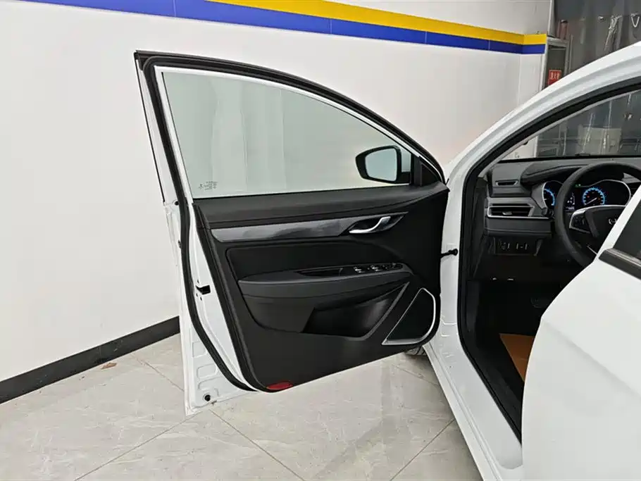 Emgrand 2021 UP 1.5L CVT luxury model купить на сайте DeffCars