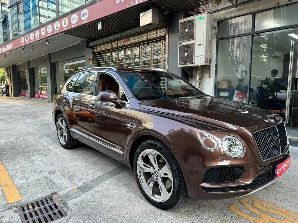 Bentayga 2018 4.0T V8 купить на сайте DeffCars