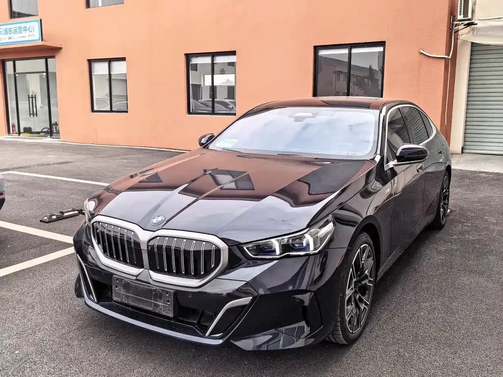 BMW 5 Series 2024 530Li Exclusive M Sports Package купить на сайте DeffCars