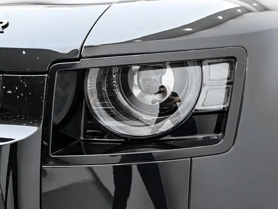 Land Rover Defender 2024 110 3.0T P400 X-DYNAMIC HSE купить на сайте DeffCars