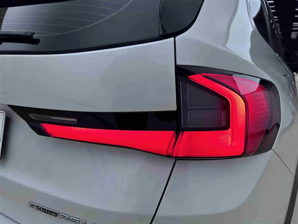 BMW X1 2023 sDrive25Li X Design Package купить на сайте DeffCars