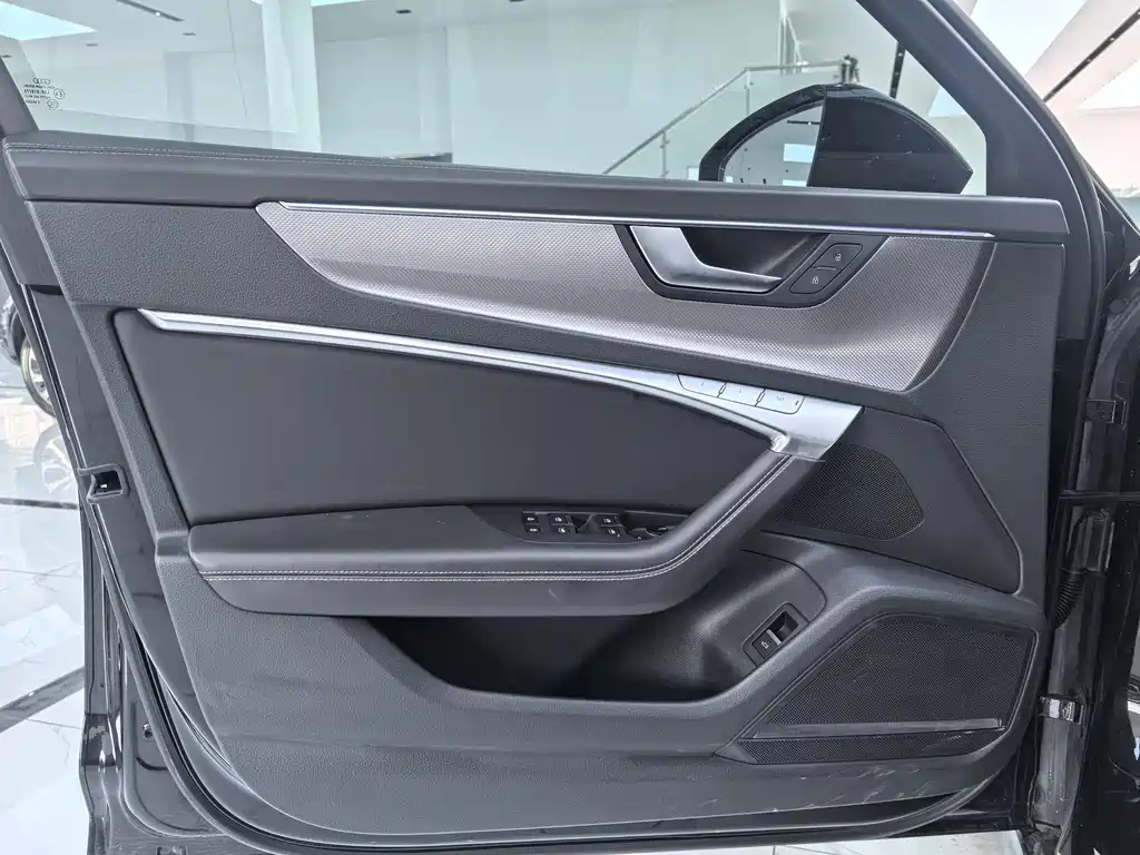 Audi A6L 2021 55 TFSI quattro exclusive dynamic model купить на сайте DeffCars