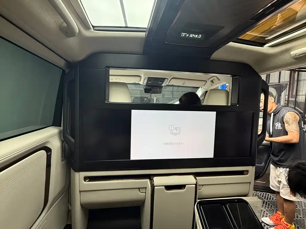 Lexus LM 2025 500h four-seat Royal Edition купить на сайте DeffCars