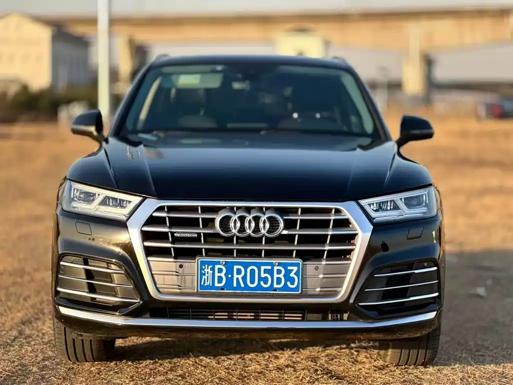 Audi Q5L 2020 40 TFSI enjoys fashionable style купить на сайте DeffCars