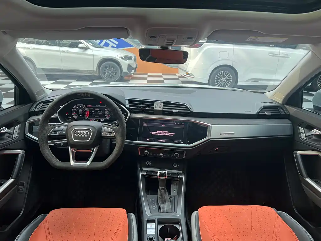 Audi Q3 2023 35 TFSI Fashionable and Dynamic (1.4T) купить на сайте DeffCars