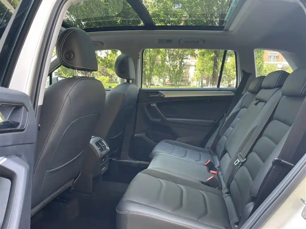 Tiguan L 2019 330TSI automatic two-wheel drive panoramic comfort version National VI купить на сайте DeffCars