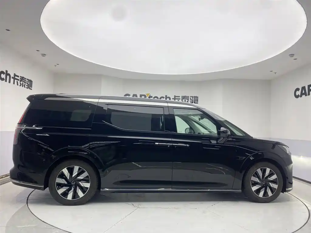 Volvo EM90 2025 Ultra six-seater купить на сайте DeffCars
