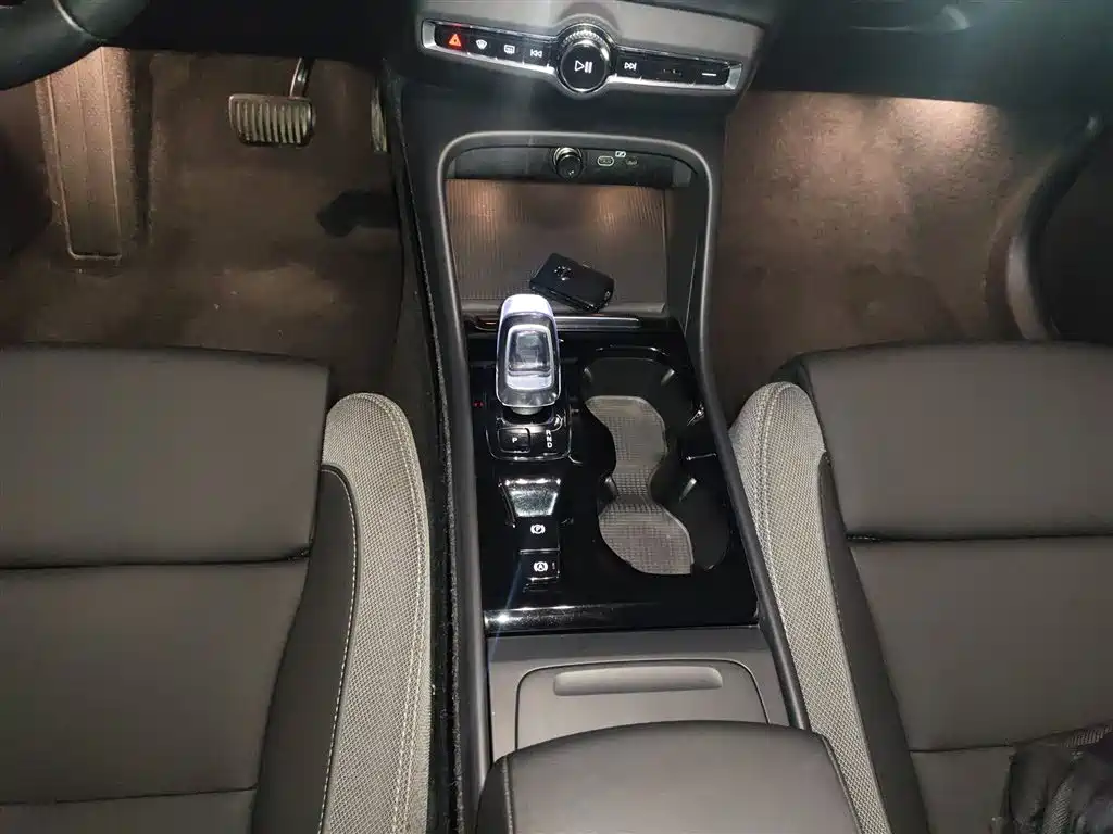 Volvo XC40 2023 B3 Zhiyuan Sports Edition купить на сайте DeffCars