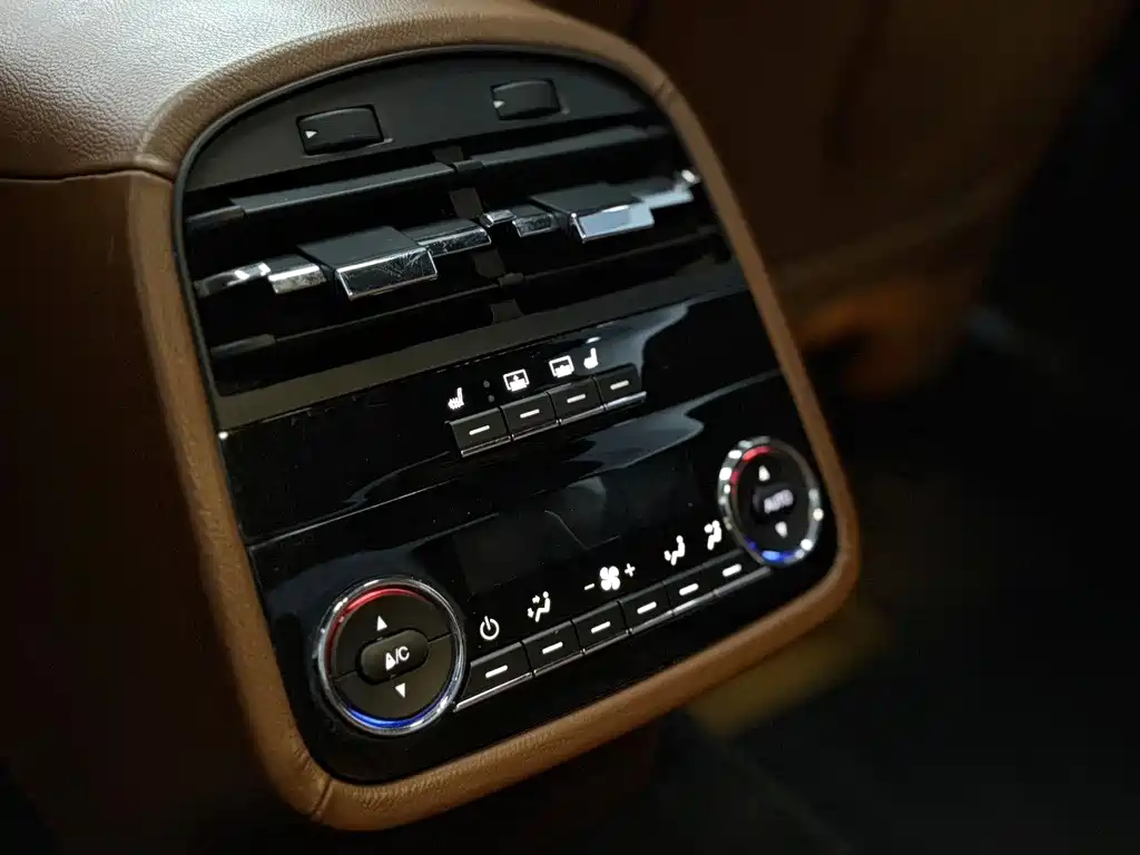 President 2018 3.0T Standard Edition купить на сайте DeffCars