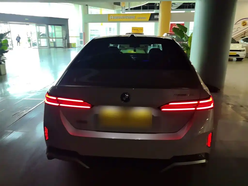 BMW i5 2024 eDrive 35L Exclusive M Sports Package купить на сайте DeffCars