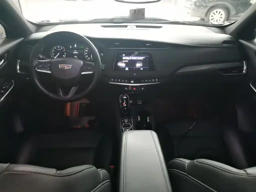 Cadillac XT4 2020 facelift 28T two-wheel drive luxury model купить на сайте DeffCars