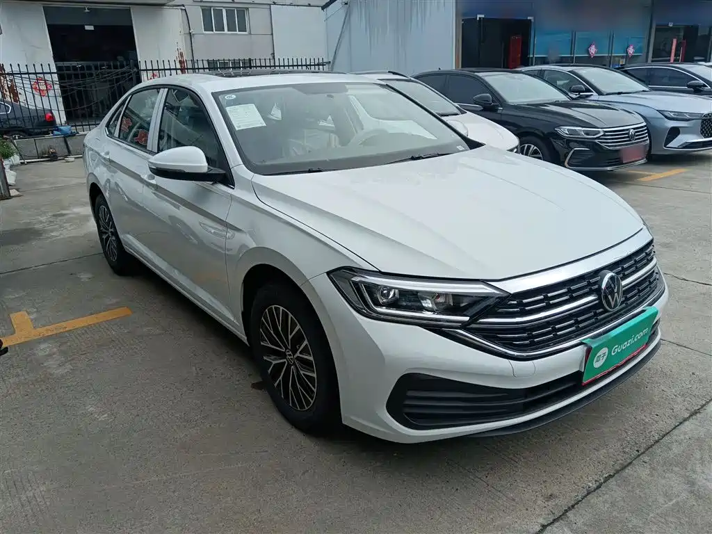 Sagitar 2025 facelift 200TSI DSG flyover version купить на сайте DeffCars