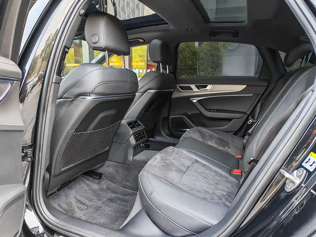 Audi A6L 2023 55 TFSI quattro exclusive dynamic model купить на сайте DeffCars