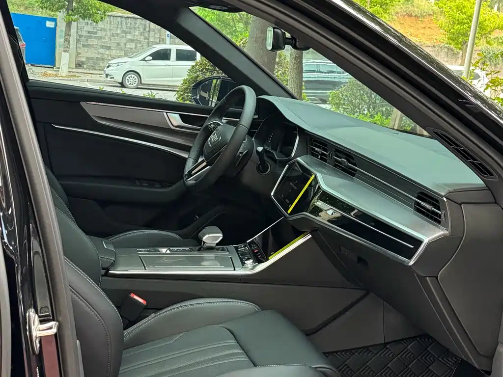 Audi A6L 2026款 40 TFSI 豪华动感型 купить на сайте DeffCars