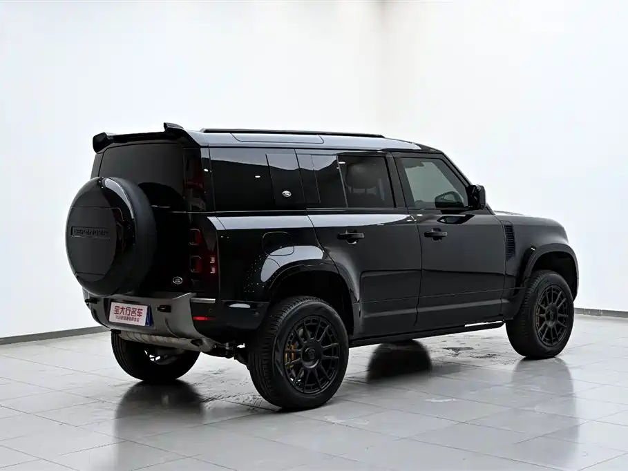 Land Rover Defender 2024 110 3.0T P400 X-DYNAMIC HSE купить на сайте DeffCars