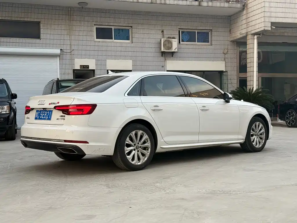 Audi A4L 2019 40 TFSI Fashion Type National V купить на сайте DeffCars