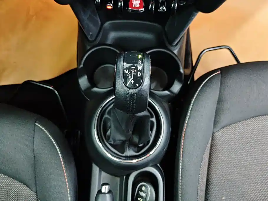 MINI 2016 1.2T ONE Avant-Garde купить на сайте DeffCars