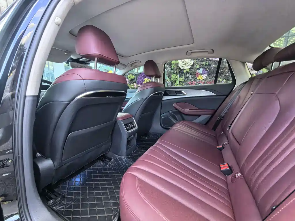 Hongqi H5 2024 1.5T DCT Zhilian Qiyun Edition купить на сайте DeffCars