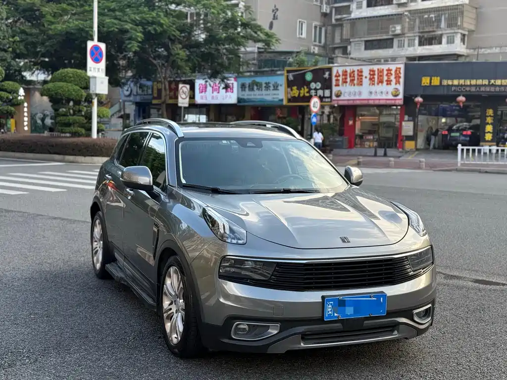 Lynk & Co 01 2017 2.0T two-wheel drive Pro version купить на сайте DeffCars
