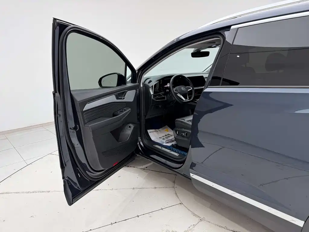 Lanjing 2022 530TSI four-wheel drive flagship Shengjing Edition Pro 6 seats купить на сайте DeffCars