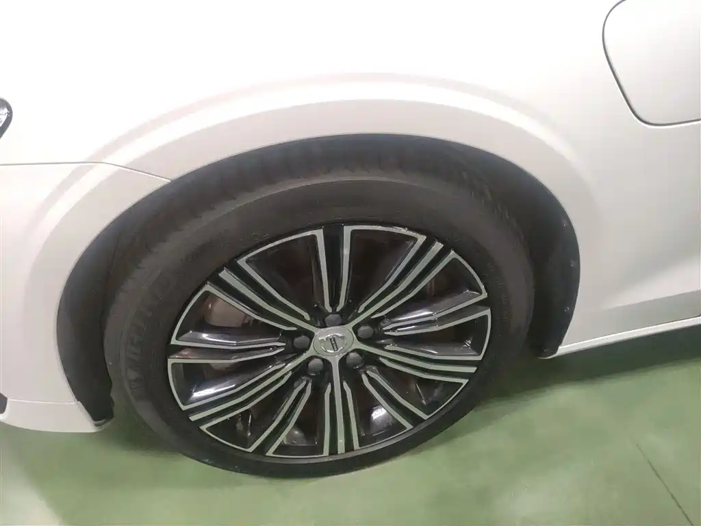 Volvo S60 plug-in hybrid 2021 T8 E-drive hybrid four-wheel drive Zhiyi luxury version купить на сайте DeffCars