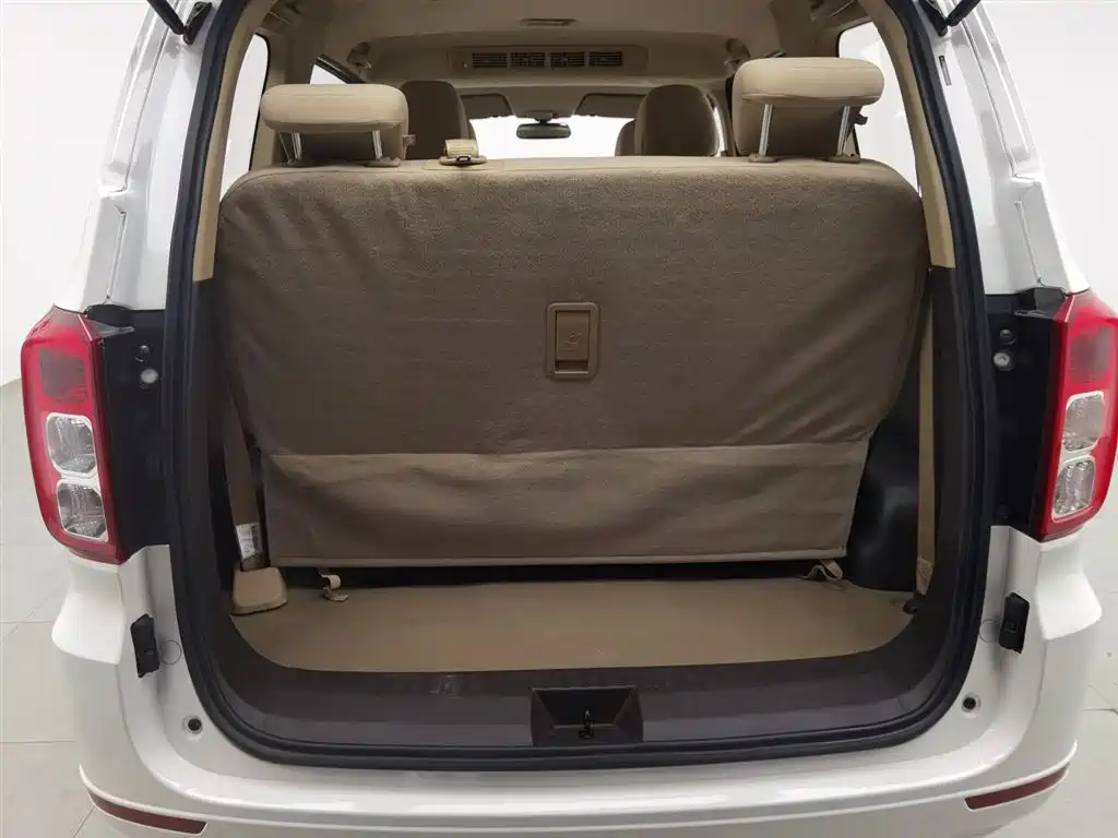 Wuling Hongguang 2021 facelift 1.5L S standard electric power assist LAR купить на сайте DeffCars