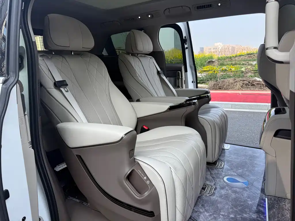 Denza D9 2022 DM-i 945 luxury model купить на сайте DeffCars