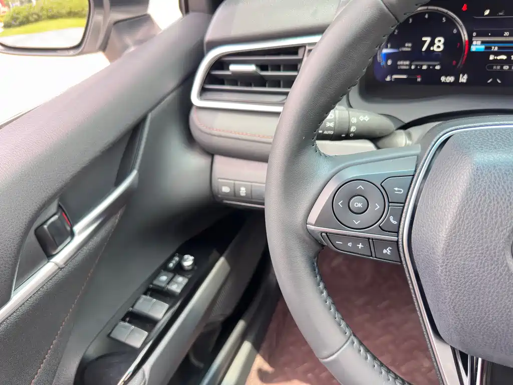 Camry 2021 2.5G Deluxe Edition купить на сайте DeffCars