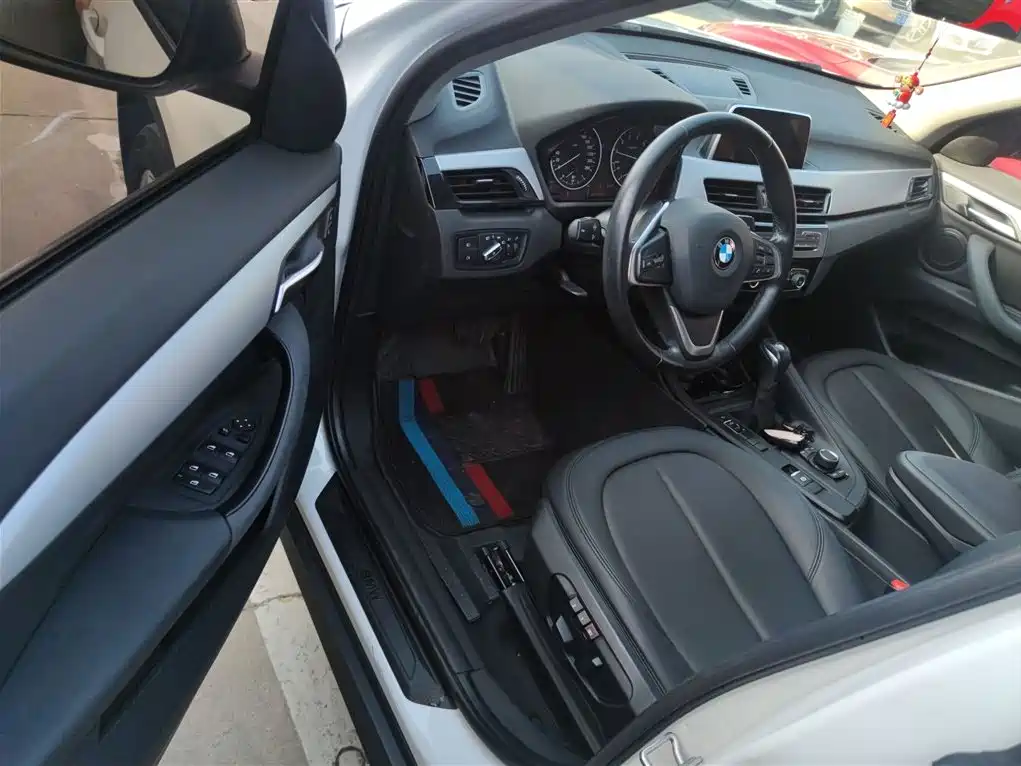 BMW X1 2016 sDrive18Li Fashion Model купить на сайте DeffCars