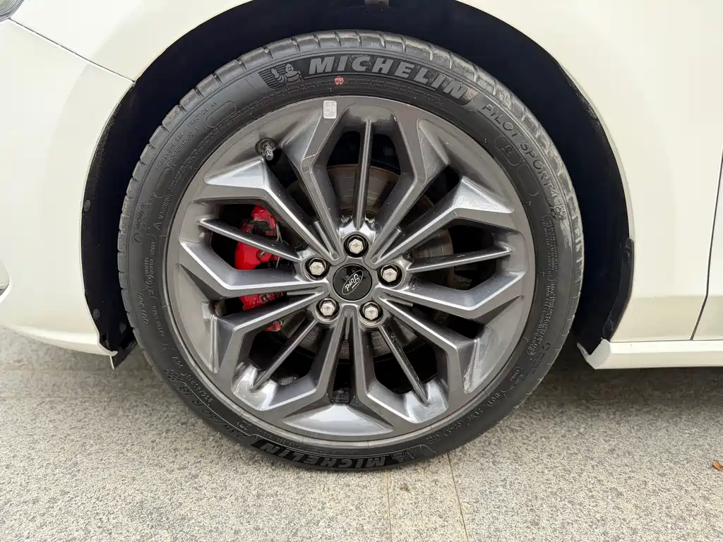 Focus 2022 Hatchback EcoBoost 180 Automatic ST Line купить на сайте DeffCars