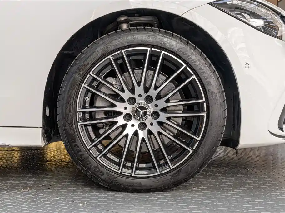 Mercedes-Benz C-Class 2025 facelift C 260 L sports version купить на сайте DeffCars