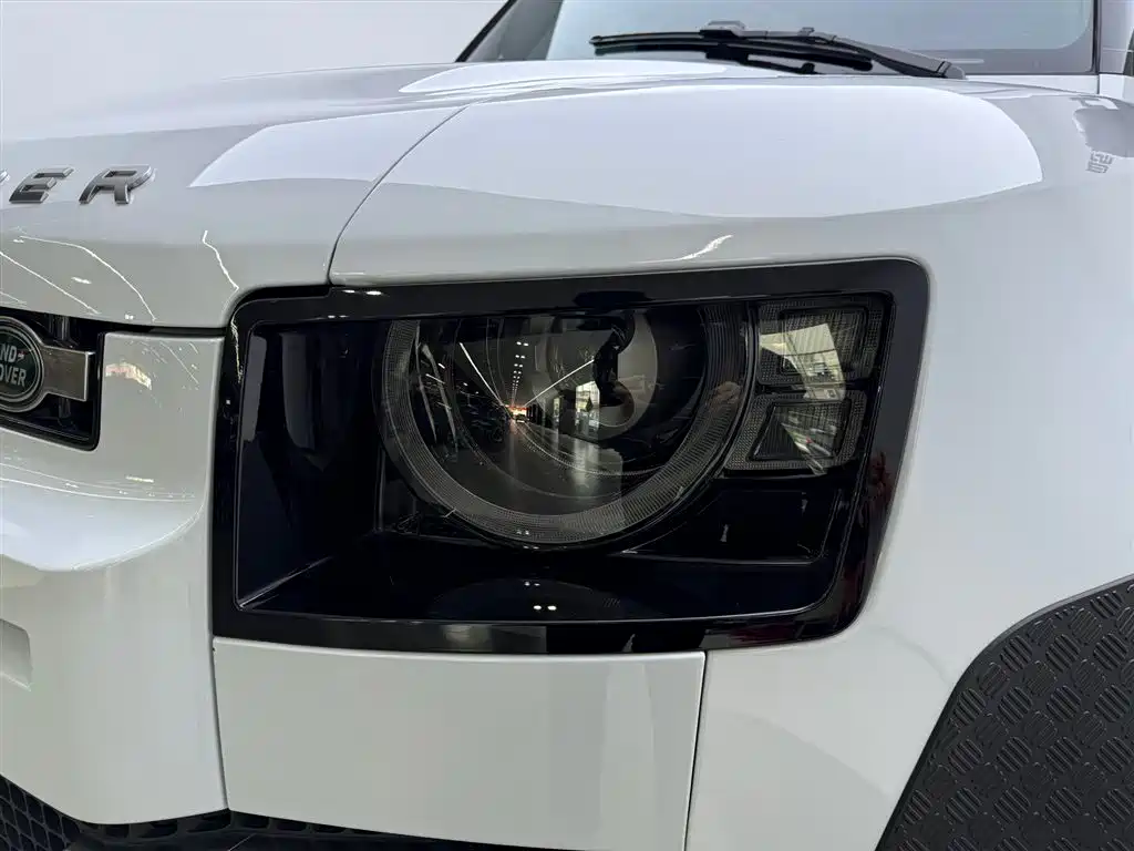 Land Rover Defender 2022 90 2.0T P300 Tiger Ambition Edition купить на сайте DeffCars