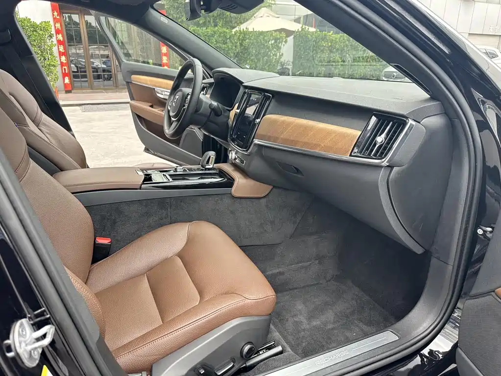 Volvo S90 plug-in hybrid 2024 plug-in hybrid four-wheel drive long range Zhiyi luxury version купить на сайте DeffCars