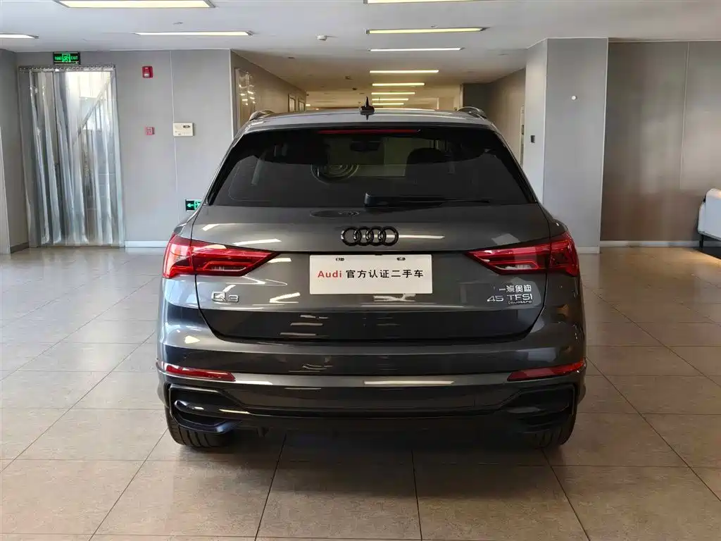 Audi Q3 2021 40 TFSI Fashionable and Dynamic купить на сайте DeffCars
