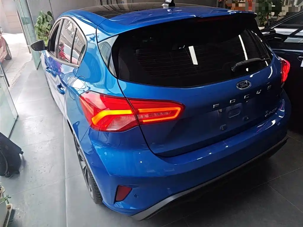 Focus 2020 Hatchback EcoBoost 180 Automatic ST Line купить на сайте DeffCars