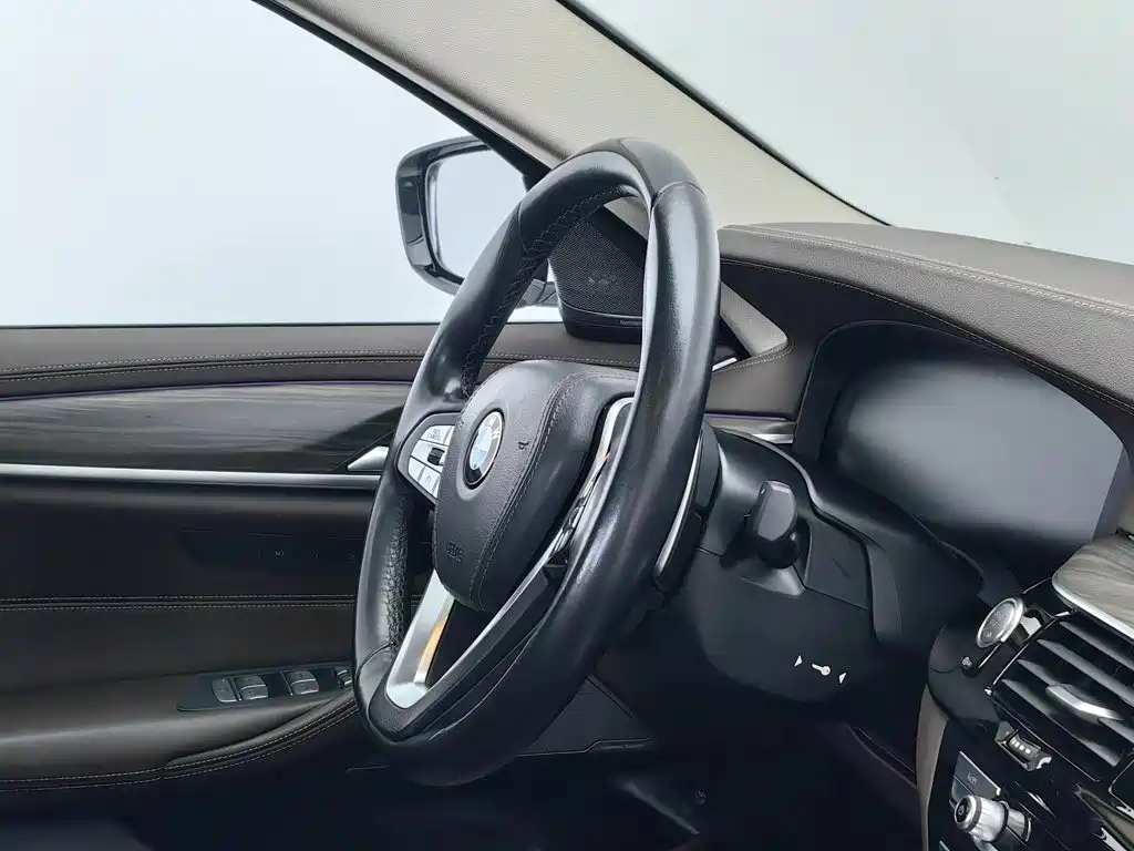 BMW 5 Series 2020 530Li Leading Luxury Package купить на сайте DeffCars